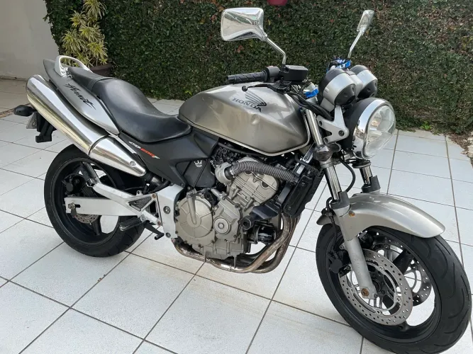HORNET 600.