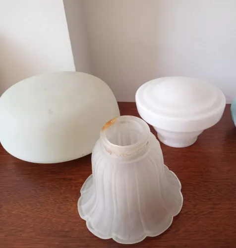 Cúpulas de luminária antigas