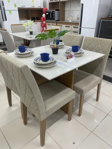 Mesa de 4 lugares 90x90 cor off white 