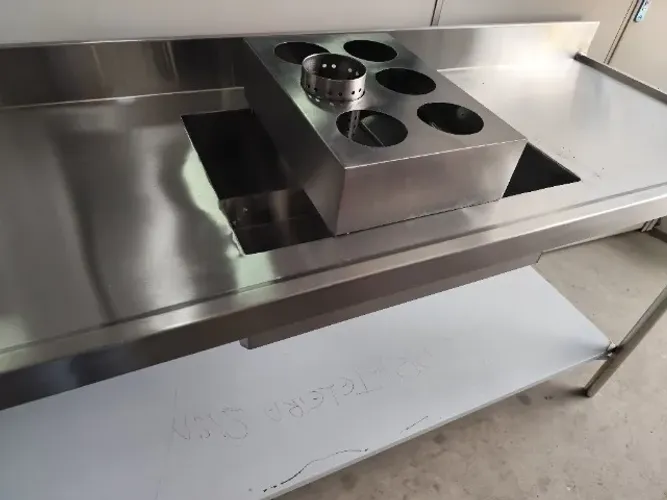 Escorredor com Porta-Talheres em Aço Inox Premium para Cozinhas Modernas