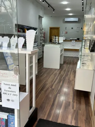 LOJA NO CENTRO DE BANGU