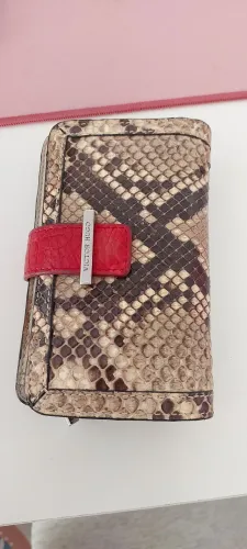 Carteira Victor Hugo em Couro de Cobra - Elegância e Estilo