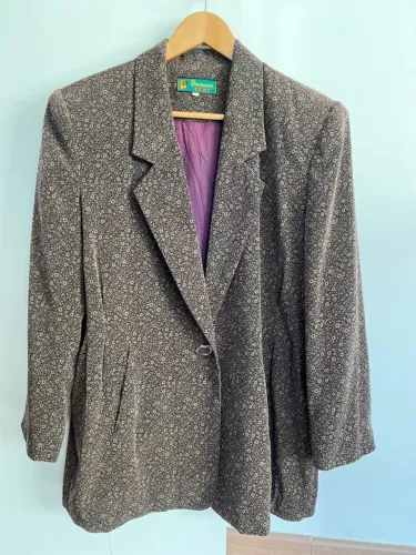 Blazer floral vintage com ombreiras