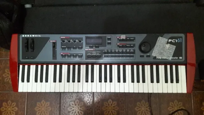 Teclado Kurzweil PC1 61 muito conservado