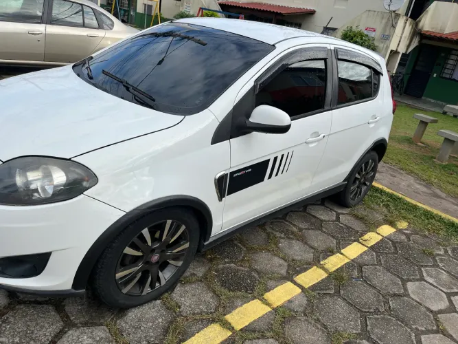 Fiat Palio Sporting 1.6 Flex 16V 5P 2014