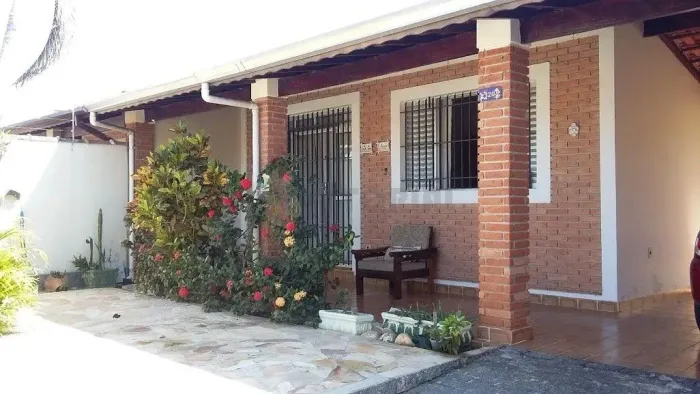 Casa com 3 dormitórios à venda, 143 m² por R$ 750.000 - Centro - Caraguatatuba/SP