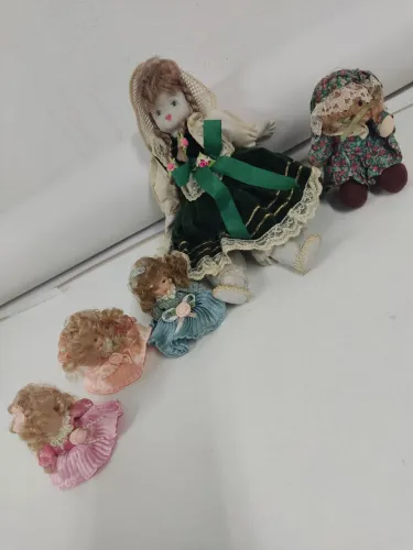 Coleção de Bonecas de Porcelana