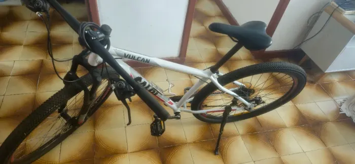 Bicicleta Aro 29 Caloi Vulcan Branca Tam. 17