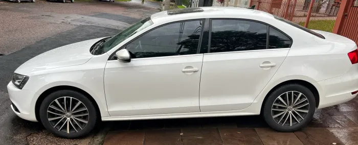 Jetta 2.0 TSI com teto lindo e impecável