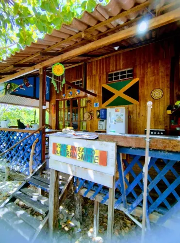 CHALÉ RÚSTICO AJURUTEUA