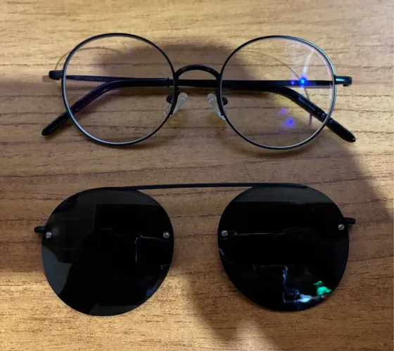 Armação Óculos de Grau com Clip-on Solar