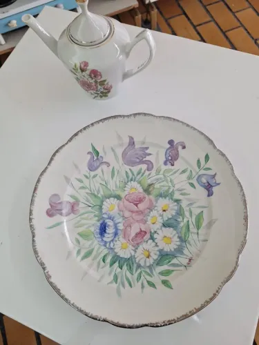 Prato de Porcelana pintado à mão 