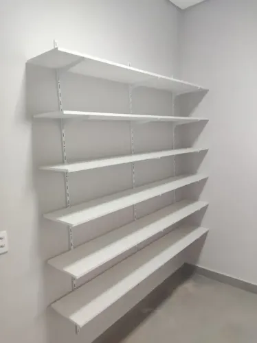 Prateleira (MDF 120x30 + Cremalheira + Suportes)