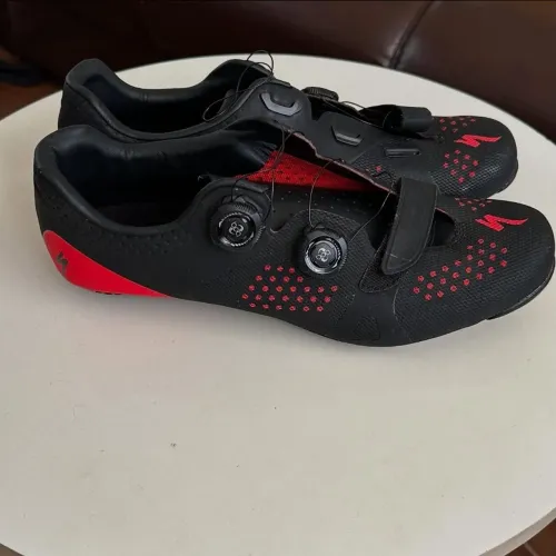 Sapatilha Specialized Torch 3.0 43br/45eua preta e vermelha nova com caixa