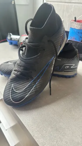 Chuteira Nike society  