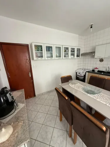 2 Quartos Rua 3 próximo PUC e UFG