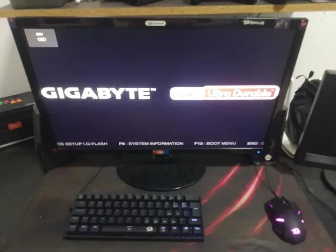 PC GAMER I5 8gen RX580 16GB RAM Monitor, mouse, teclado, headset, caixa de som, controle