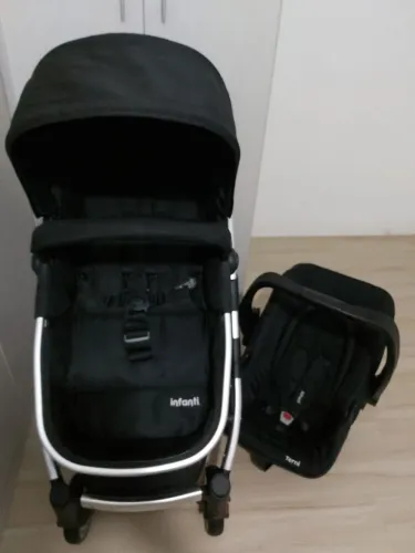 Carrinho e Bebê Conforto Infanti Epic Lite Unissex Moisés Lindo