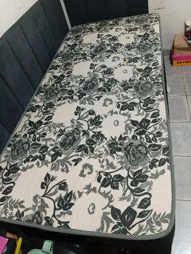 Vendo cama box solteiro