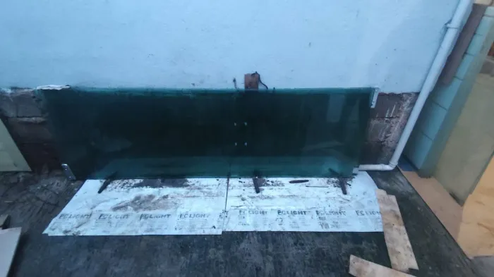 2 portas de vidro pivotante