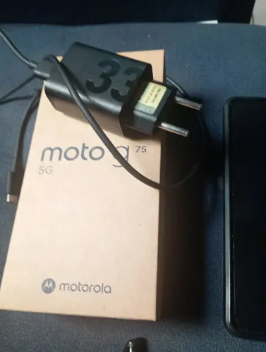 Celular moto g75 5g.com carregador completo.