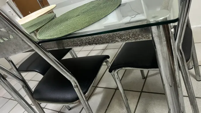 Mesa inox para vender, com alguns desgate de maresia