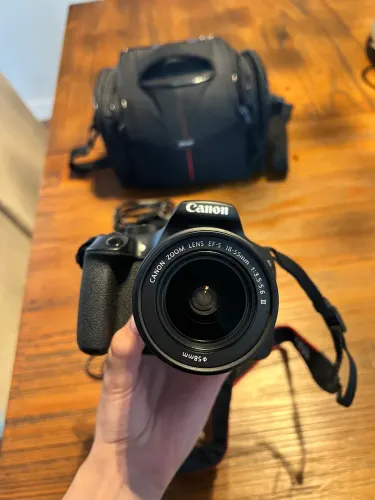 Câmera Cânon Rebel T6 + lente (18-55mm)