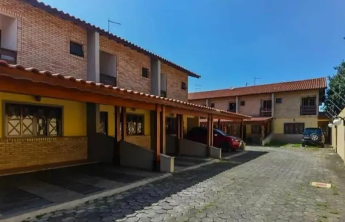 Casa de condomínio em Rua Tijucas do Sul - Jardim Cocaia - Guarulhos/SP