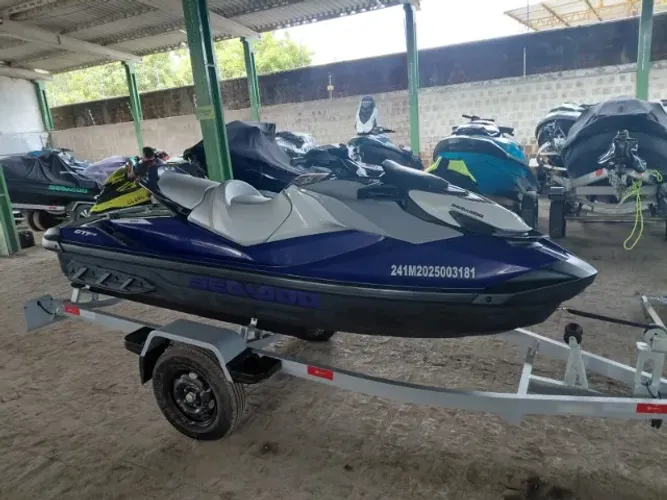 Jet Ski Sea-Doo GTI 170 2025 - 17 horas 