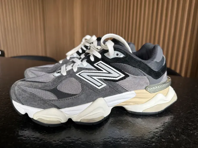 New balance 9060 38br 7us