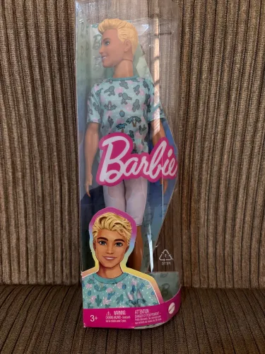Boneco Ken Barbie Fashionista 211 Camiseta Cactos