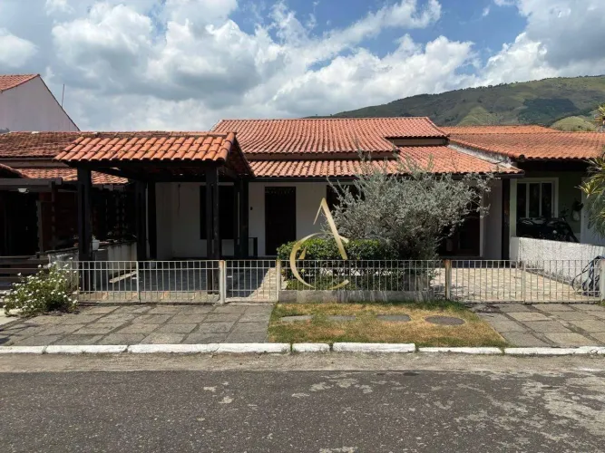 CASA PARA VENDA E LOCAÇÃO - CONDOMÍNIO CUMBUCAS - NOVA IGUAÇU