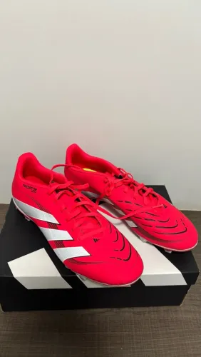 CHUTEIRA ADIDAS PREDATOR CLUB FG/MG ORIGINAL
