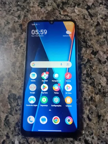 Vendo celular poco c65 para retirar peças