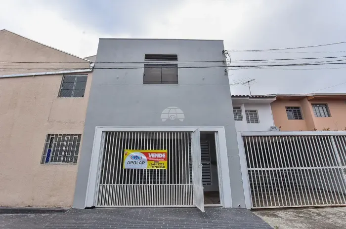 Sobrado para venda possui 210 m² com 2 quartos em Cajuru - Curitiba - PR