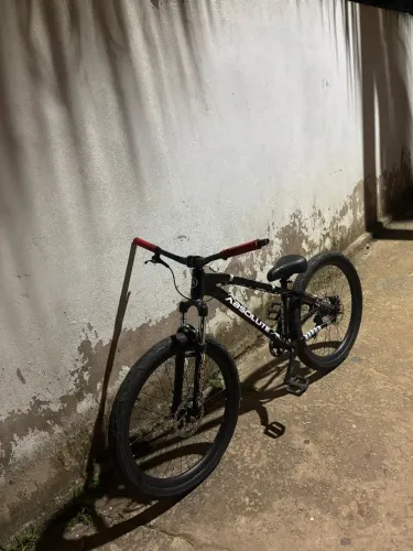 Vende-se bike absoluta em perfeito estado