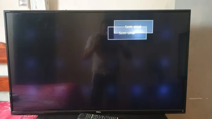 Estou vendendo uma TV para tirar peças