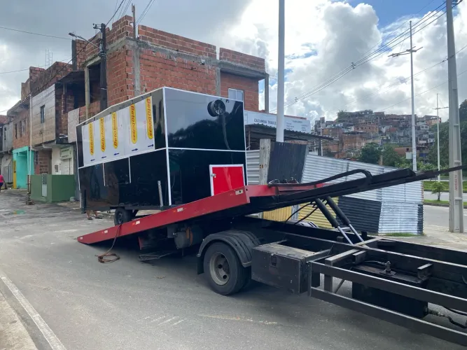 Fábrica de trailer reforma também