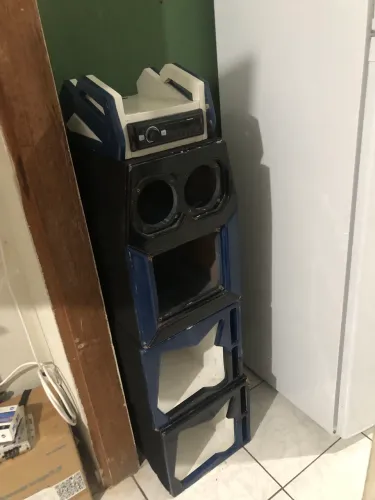 Vende-se Torre de som automotivo só a caixaria