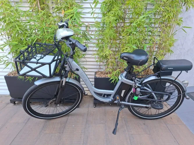 BIKE LEV COM  ACESSÓRIOS TOPS 