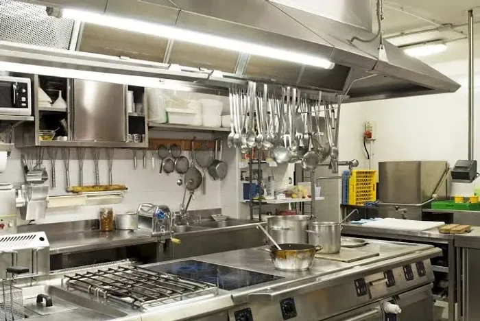 Vagas cozinheiro e auxiliar 