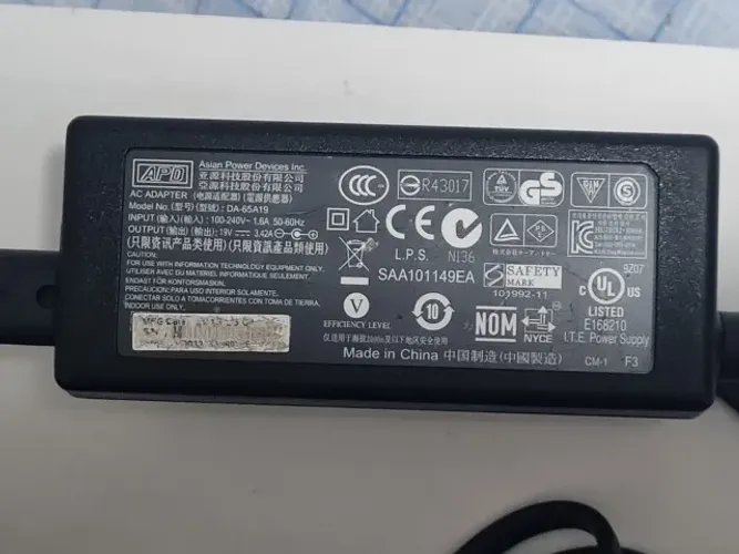 Fonte Notebook 19V 3.42A 65W - Pino Grosso
