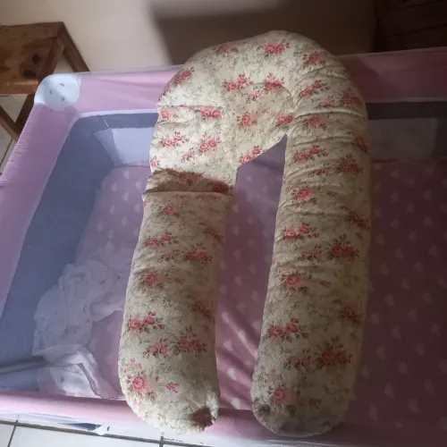 Almofada segura nenê 