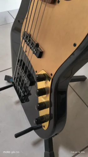 Vendo baixo Strinberg 5 cordas ativo e passivo novo regulado por lutier.