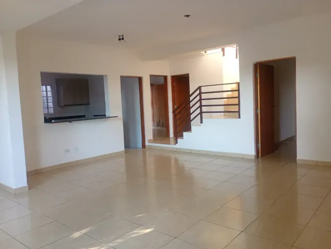 Casa Cond. São Paulo II na Granja Viana