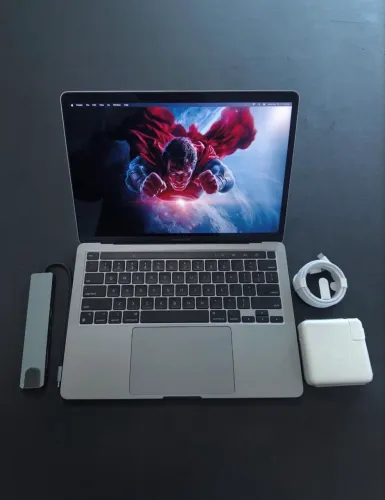 MacBook Pro M1 | 8GB | 512 SSD