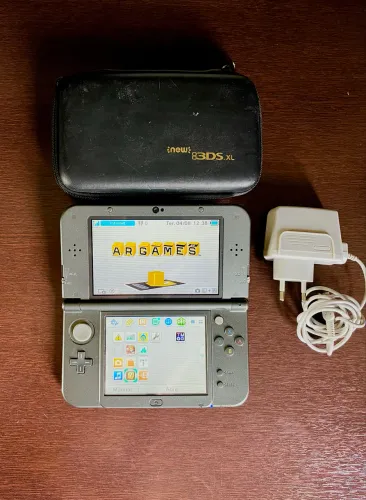 New Nintendo 3DS XL + SD 32GB