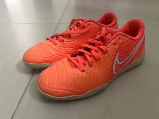 Chuteira Nike tiempo