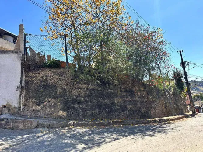 LEILÃO - Lote com 228 m² no bairro Pref. Geraldo Homem de Faria em Rio Pomba