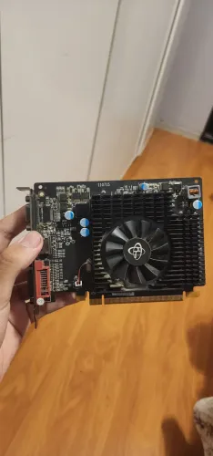 Placa de video 2gb amd hd6670